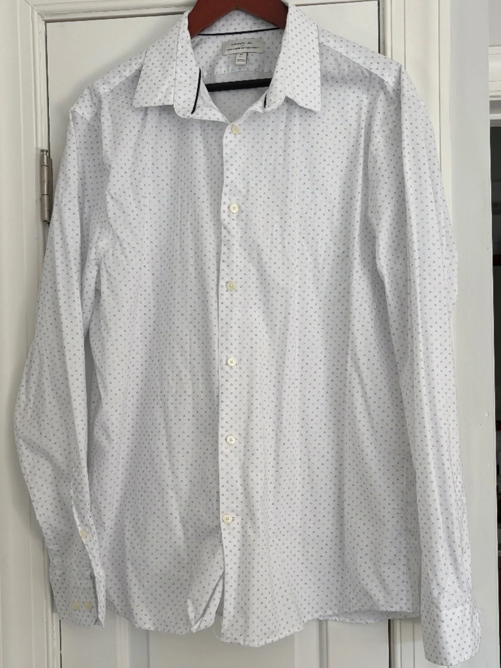 Banana Republic Men's Button Up Dress Shirt